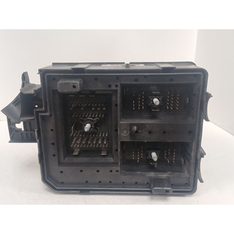 Recambio de caja reles / fusibles para opel corsa e (x15) 1.4 (08, 68) referencia OEM IAM 39068005 0001072 30959L