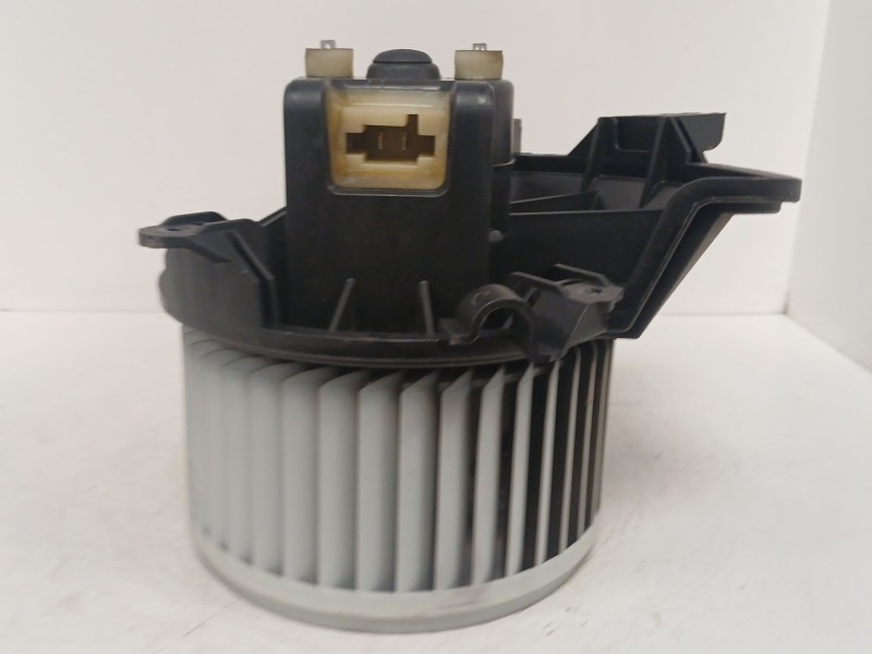 Recambio de motor calefaccion para opel corsa e (x15) 1.4 (08, 68) referencia OEM IAM 13335075 164230100 