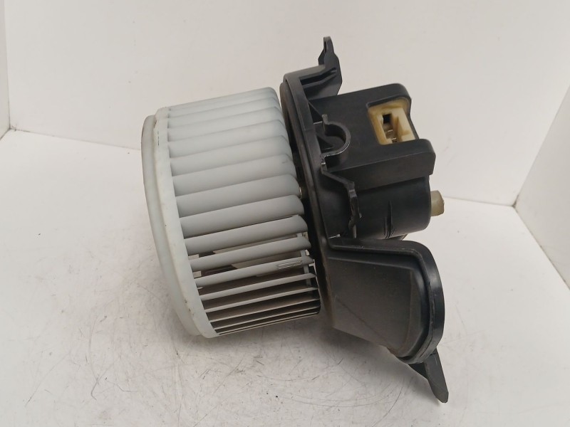 Recambio de motor calefaccion para opel corsa e (x15) 1.4 (08, 68) referencia OEM IAM 13335075 164230100 