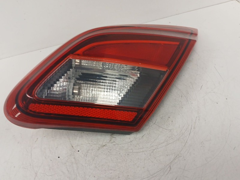 Recambio de piloto trasero derecho interior para opel corsa e (x15) 1.4 (08, 68) referencia OEM IAM 39012624 46003466 
