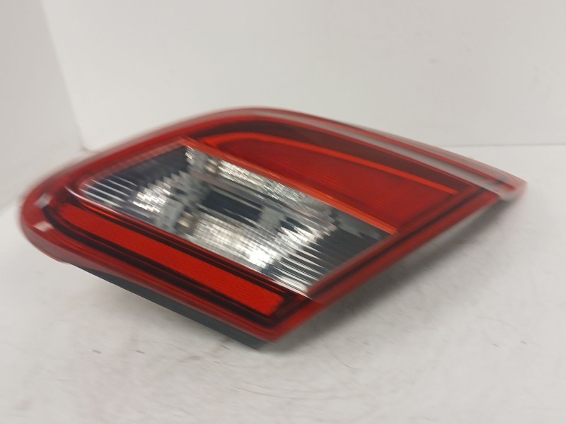 Recambio de piloto trasero derecho interior para opel corsa e (x15) 1.4 (08, 68) referencia OEM IAM 39012624 46003466 