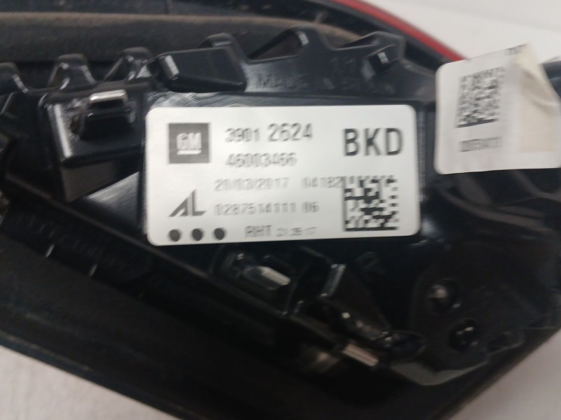 Recambio de piloto trasero derecho interior para opel corsa e (x15) 1.4 (08, 68) referencia OEM IAM 39012624 46003466 