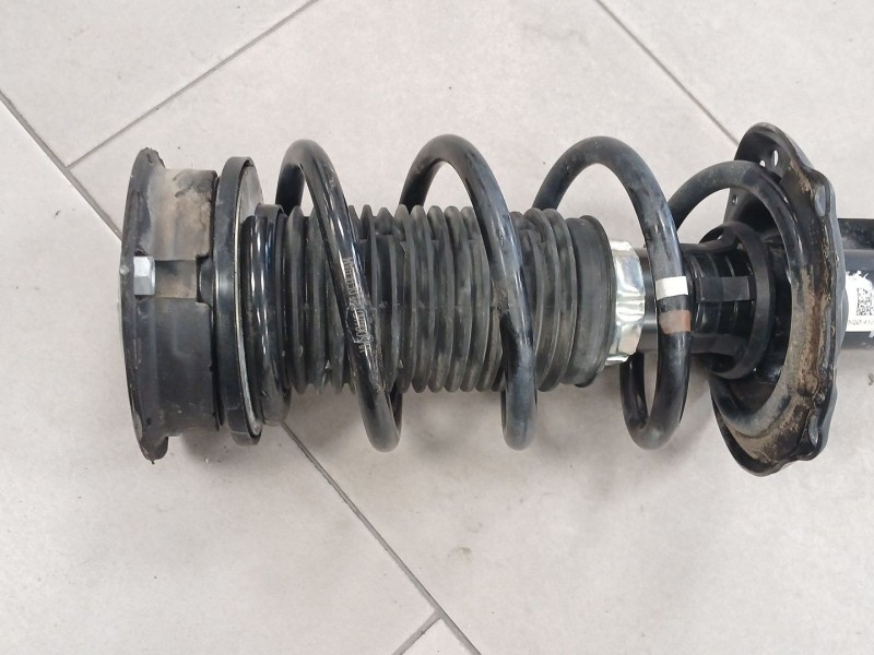 Recambio de amortiguador delantero derecho para volkswagen golf vii (5g1, bq1, be1, be2) 1.6 tdi referencia OEM IAM 5Q0412014MR 