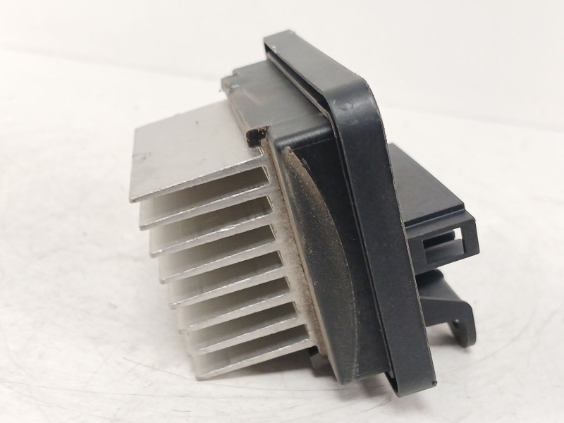 Recambio de resistencia calefaccion para opel corsa f (p2jo) 1.5 (68) referencia OEM IAM 7015011004  
