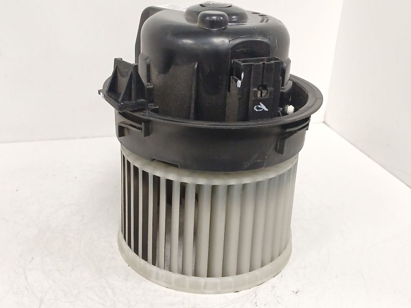 Recambio de motor calefaccion para opel corsa f (p2jo) 1.5 (68) referencia OEM IAM 7015011001  