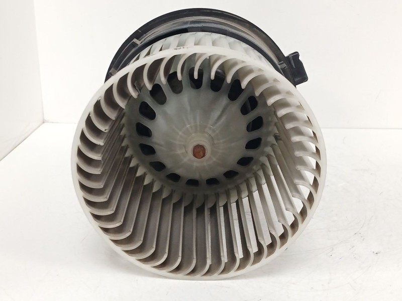 Recambio de motor calefaccion para opel corsa f (p2jo) 1.5 (68) referencia OEM IAM 7015011001  