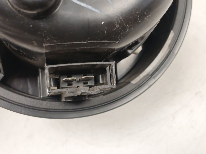 Recambio de motor calefaccion para opel corsa f (p2jo) 1.5 (68) referencia OEM IAM 7015011001  