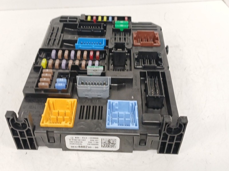 Recambio de caja reles / fusibles para opel corsa f (p2jo) 1.5 (68) referencia OEM IAM BSIEL3 9832880280 CEM00