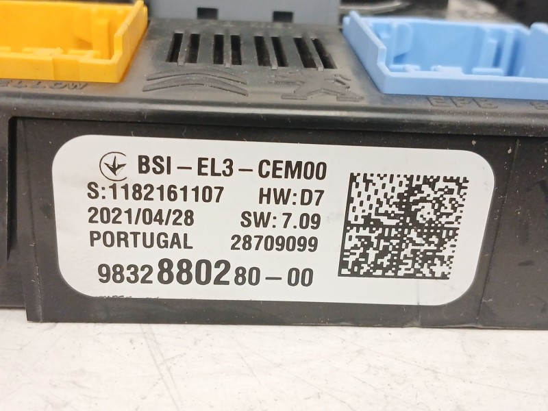 Recambio de caja reles / fusibles para opel corsa f (p2jo) 1.5 (68) referencia OEM IAM BSIEL3 9832880280 CEM00