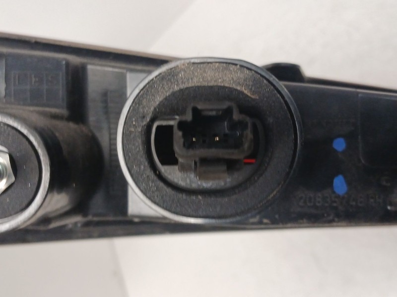 Recambio de piloto trasero derecho interior para renault captur ii (hf_) tce 155 (hfmn) referencia OEM IAM 265501234R 0208359990