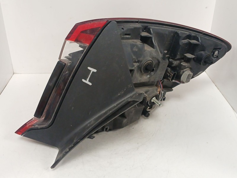 Recambio de piloto trasero izquierdo para renault captur ii (hf_) tce 155 (hfmn) referencia OEM IAM   