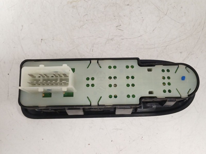 Recambio de mando elevalunas delantero izquierdo para citroën c3 ii (sc_) 1.4 referencia OEM IAM   