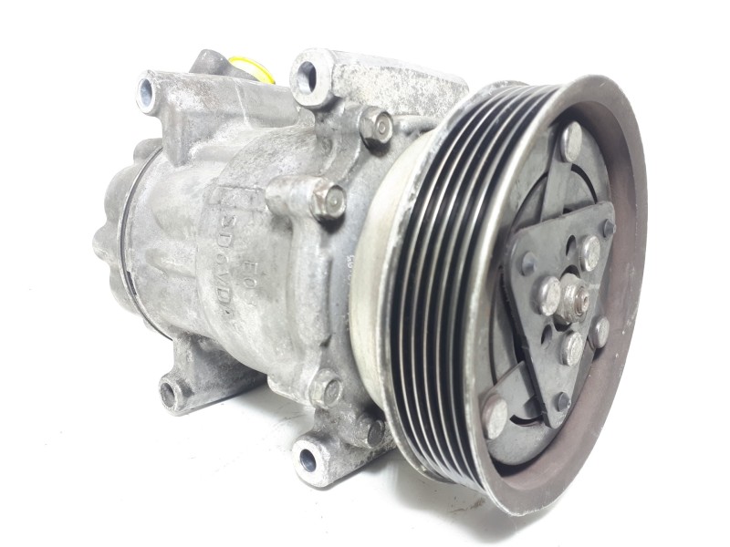 Recambio de compresor aire acondicionado para renault clio iii 20 aniversario referencia OEM IAM 8200651251 1900 
