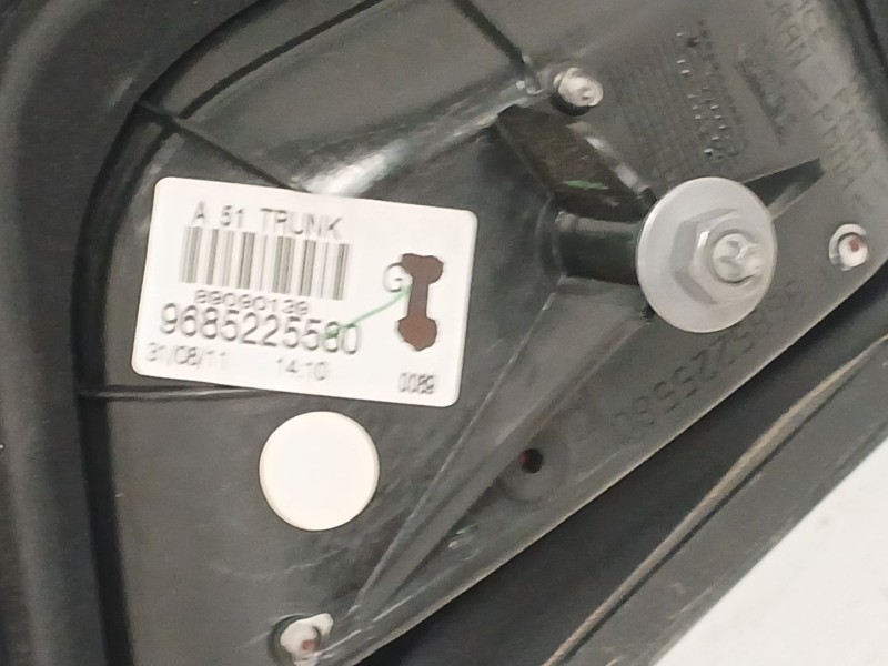Recambio de piloto trasero izquierdo interior para citroën c3 ii (sc_) 1.4 referencia OEM IAM 9685225580  
