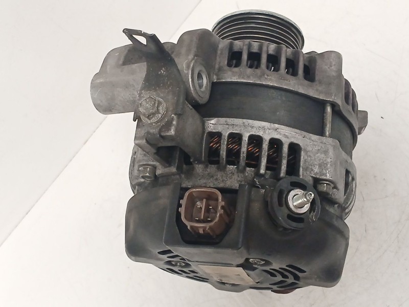 Recambio de alternador para toyota avensis sedán (_t27_) 2.0 d-4d (adt270_) referencia OEM IAM CAL40257GS  