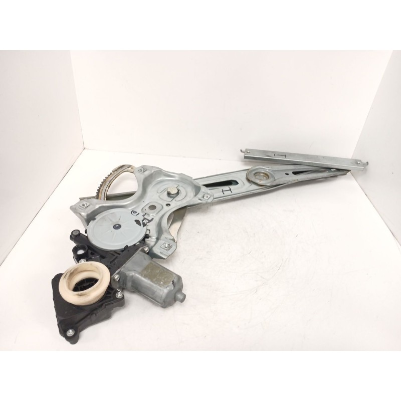 Recambio de elevalunas delantero izquierdo para toyota avensis sedán (_t27_) 2.0 d-4d (adt270_) referencia OEM IAM 8570202020  
