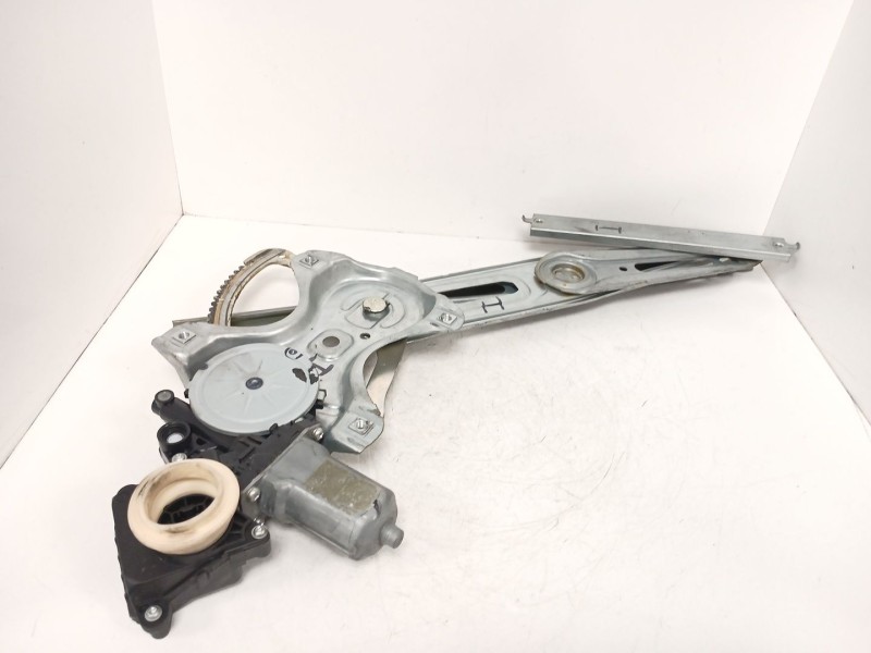 Recambio de elevalunas delantero izquierdo para toyota avensis sedán (_t27_) 2.0 d-4d (adt270_) referencia OEM IAM 8570202020  