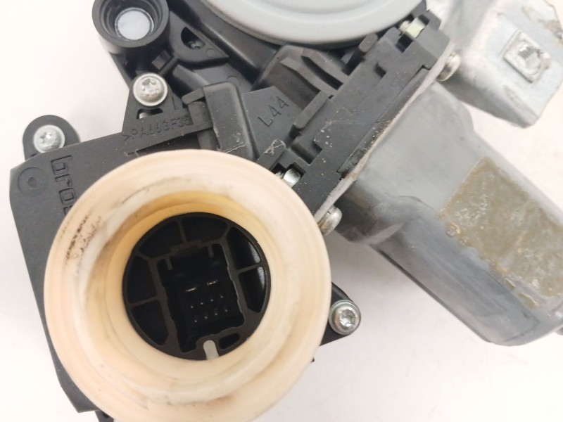 Recambio de elevalunas delantero izquierdo para toyota avensis sedán (_t27_) 2.0 d-4d (adt270_) referencia OEM IAM 8570202020  