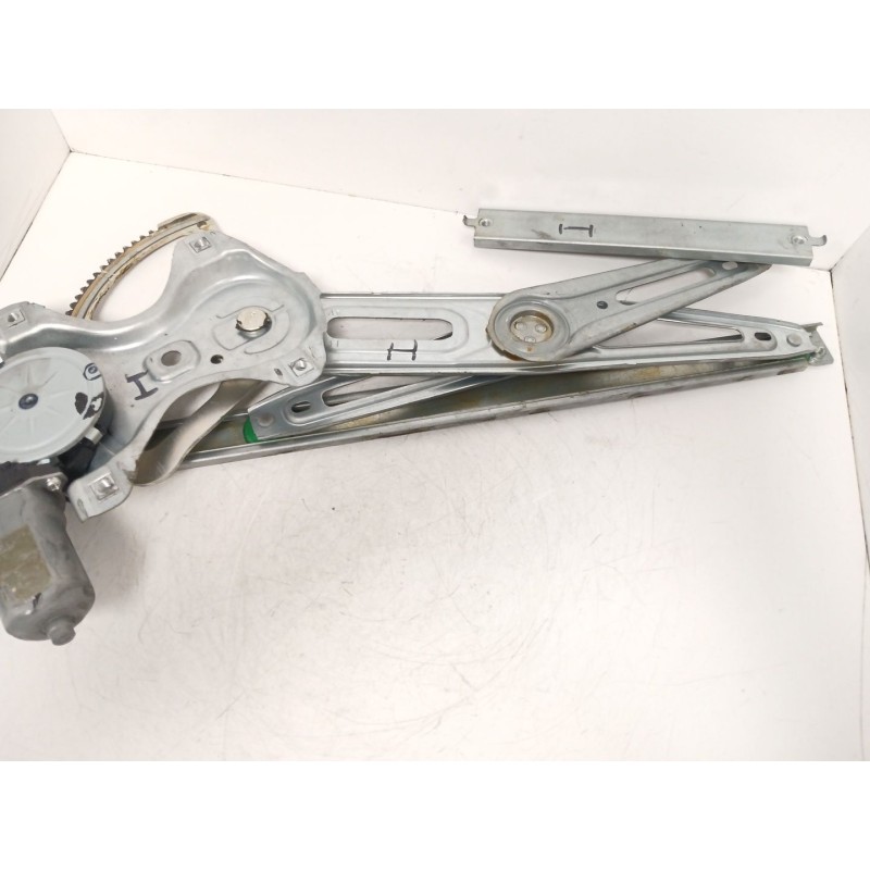 Recambio de elevalunas delantero izquierdo para toyota avensis sedán (_t27_) 2.0 d-4d (adt270_) referencia OEM IAM 8570202020 96