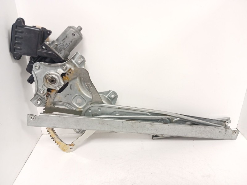Recambio de elevalunas delantero izquierdo para toyota avensis sedán (_t27_) 2.0 d-4d (adt270_) referencia OEM IAM 8570202020 96