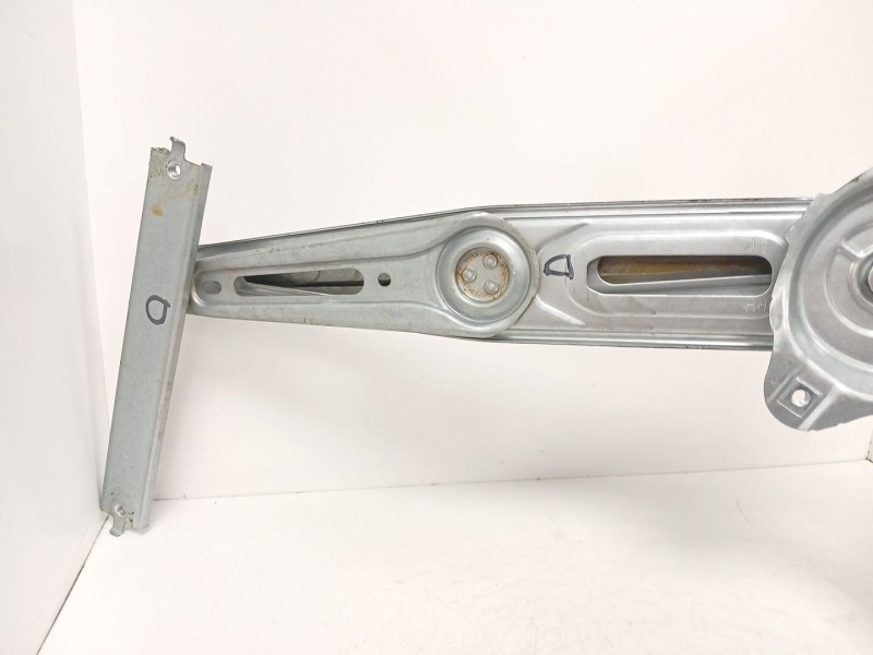 Recambio de elevalunas delantero derecho para toyota avensis sedán (_t27_) 2.0 d-4d (adt270_) referencia OEM IAM 8570102010 9619