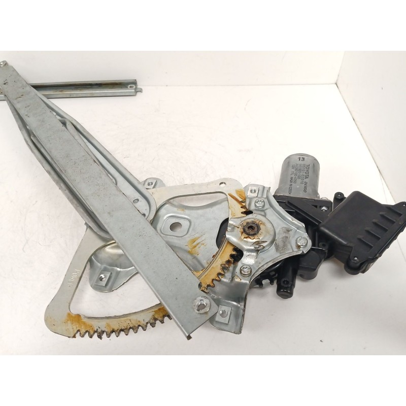 Recambio de elevalunas delantero derecho para toyota avensis sedán (_t27_) 2.0 d-4d (adt270_) referencia OEM IAM 8570102010 9619