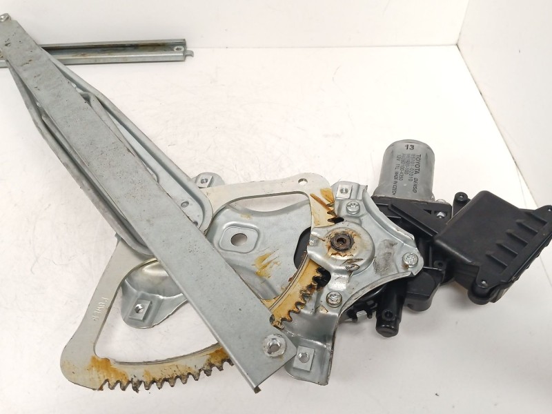 Recambio de elevalunas delantero derecho para toyota avensis sedán (_t27_) 2.0 d-4d (adt270_) referencia OEM IAM 8570102010 9619