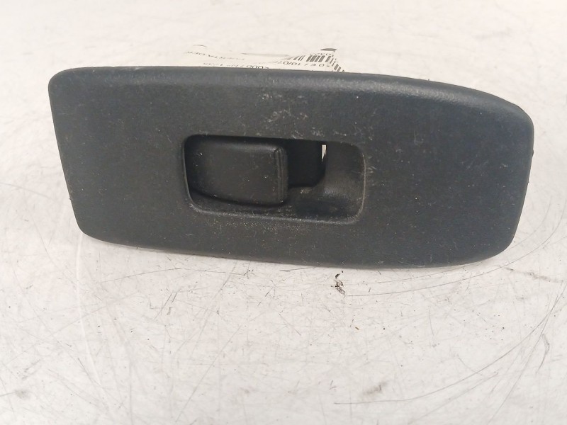 Recambio de mando elevalunas delantero derecho para mitsubishi montero (v60/v70) 3.2 di-d cat referencia OEM IAM MR445652  