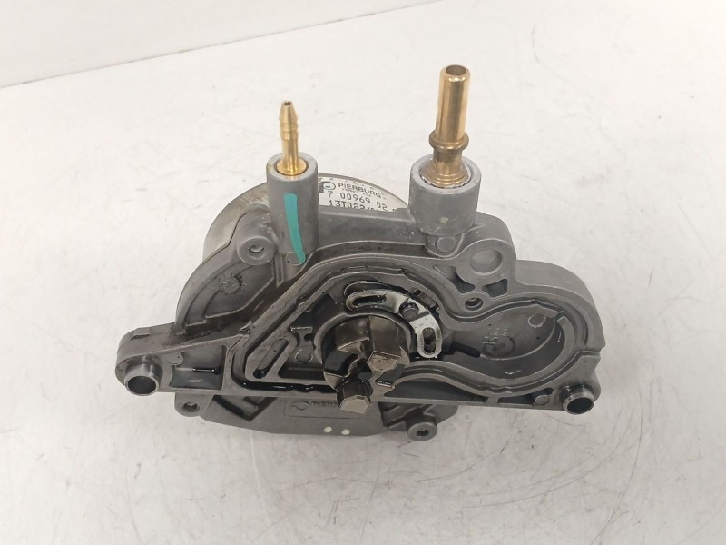 Recambio de depresor freno / bomba vacio para opel astra j (p10) 1.7 cdti (68) referencia OEM IAM 13T0220789 8981154390 70096902