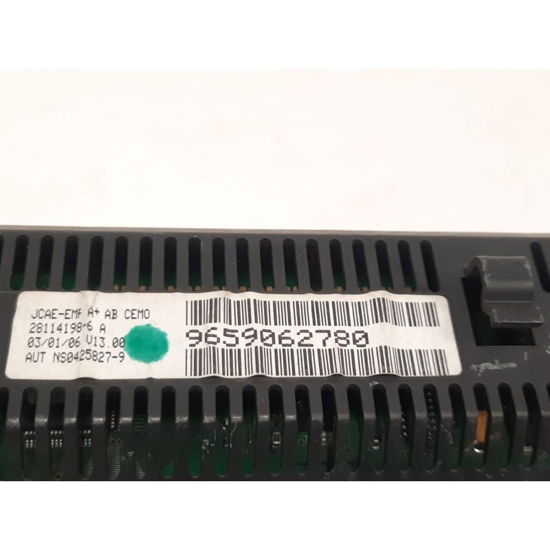 Recambio de pantalla multifuncion para citroën c4 berlina 1.6 16v hdi referencia OEM IAM 9659062780 33518  Recambio de pantalla multifuncion para citroën c4 berlina 1.6 16v hdi referencia OEM IAM 9659062780 33518