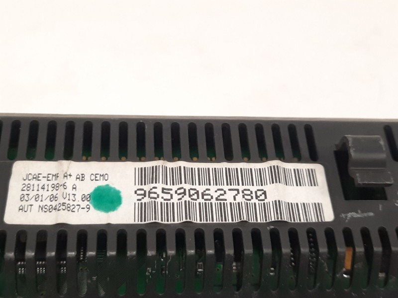 Recambio de pantalla multifuncion para citroën c4 berlina 1.6 16v hdi referencia OEM IAM 9659062780 33518  Recambio de pantalla multifuncion para citroën c4 berlina 1.6 16v hdi referencia OEM IAM 9659062780 33518
