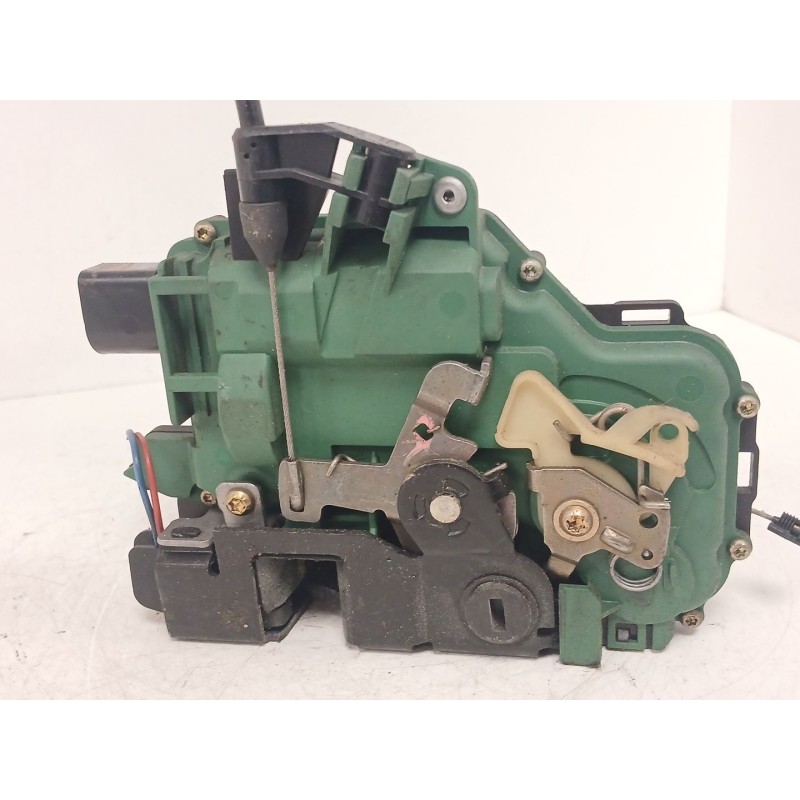 Recambio de motor cierre centralizado trasero derecho para volkswagen golf iv berlina (1j1) 1.9 tdi referencia OEM IAM   