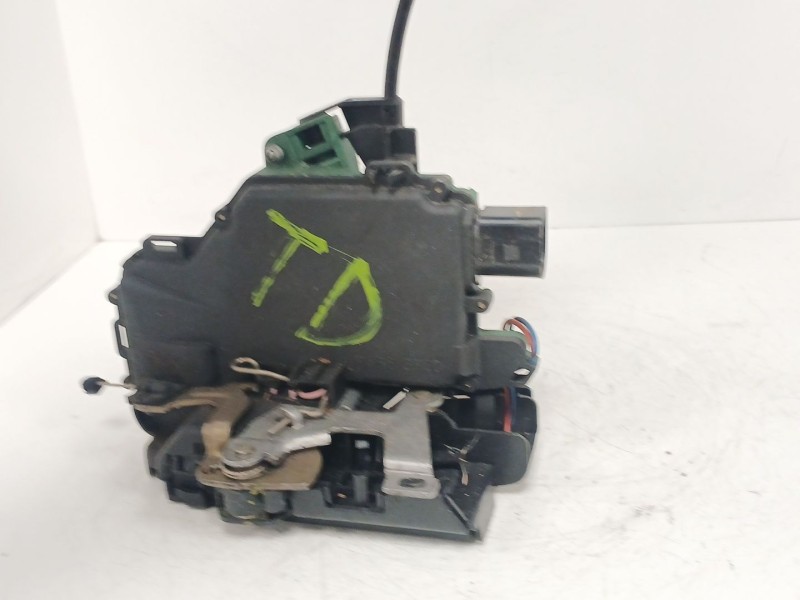 Recambio de motor cierre centralizado trasero derecho para volkswagen golf iv berlina (1j1) 1.9 tdi referencia OEM IAM   