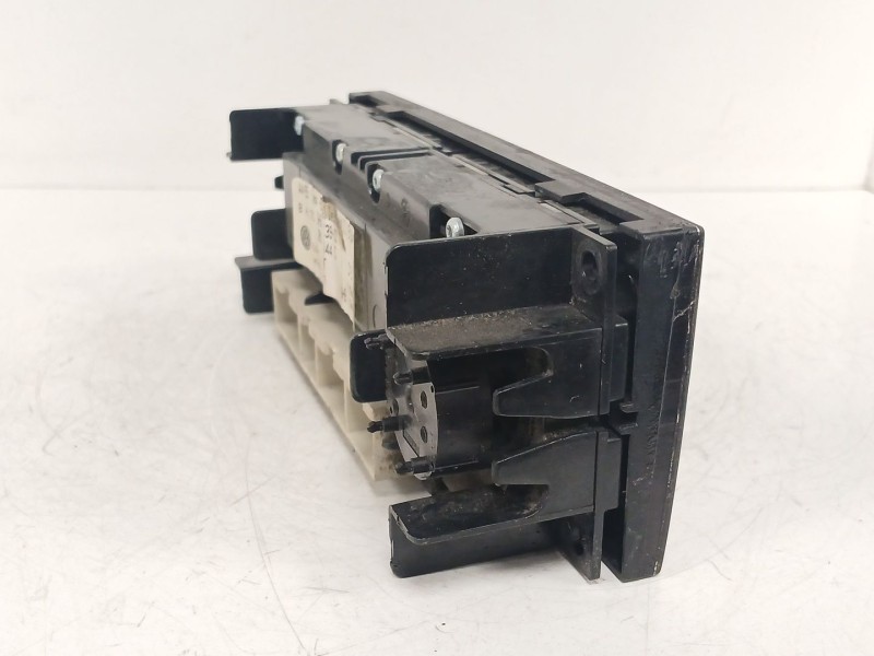 Recambio de mando climatizador para volkswagen golf iv berlina (1j1) 1.9 tdi referencia OEM IAM 1B1907044C  5HB008139