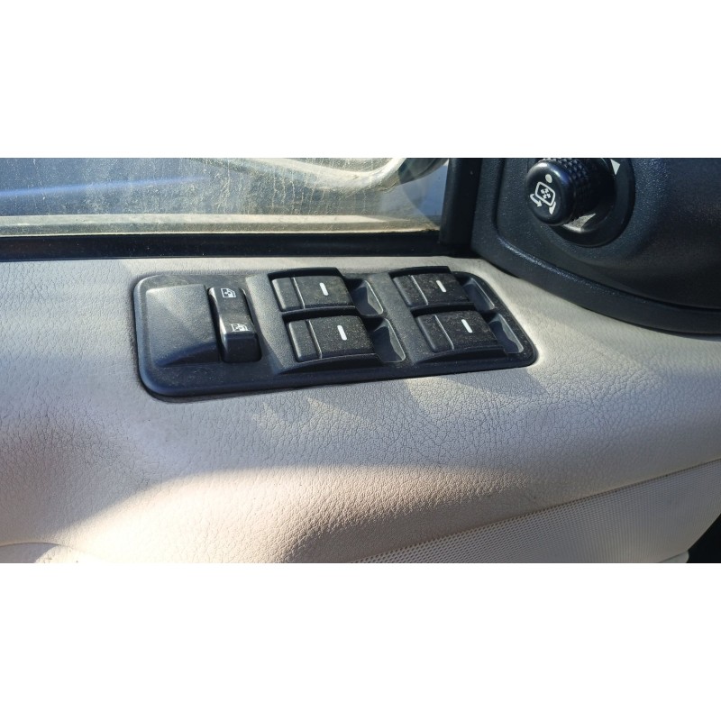 Recambio de mando elevalunas delantero izquierdo para land rover range rover sport i (l320) 2.7 d 4x4 referencia OEM IAM   