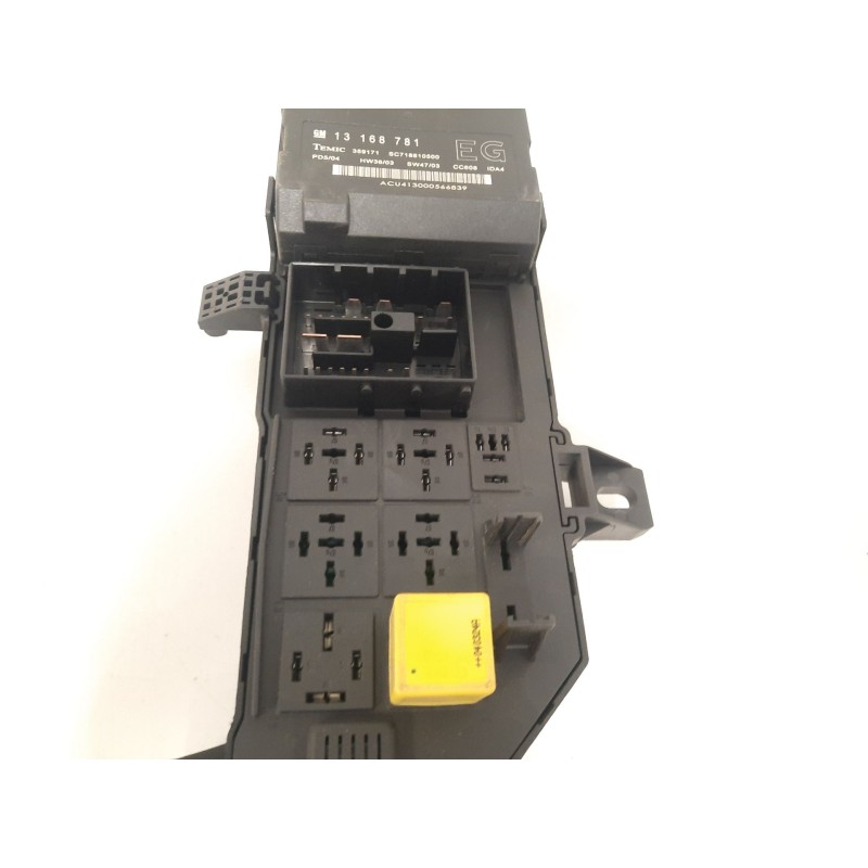 Recambio de caja reles / fusibles para opel vectra c berlina 2.2 16v dti cat (y 22 dtr / l50) referencia OEM IAM 13181984 131687