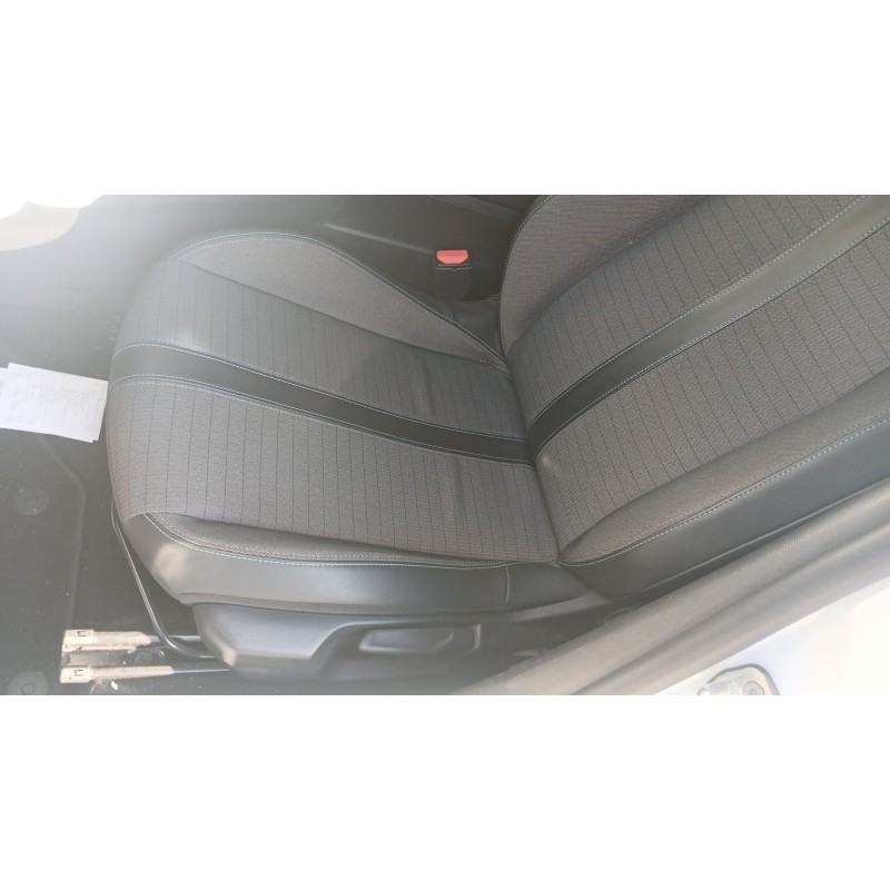 Recambio de juego asientos completo para peugeot 208 ii (ub_, up_, uw_, uj_) 1.2 puretech 100 referencia OEM IAM   