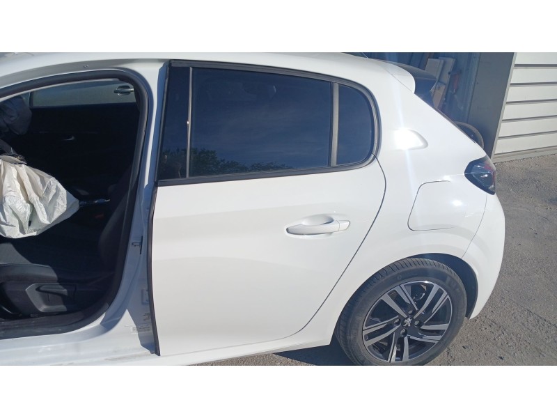 Recambio de puerta trasera izquierda para peugeot 208 ii (ub_, up_, uw_, uj_) 1.2 puretech 100 referencia OEM IAM   