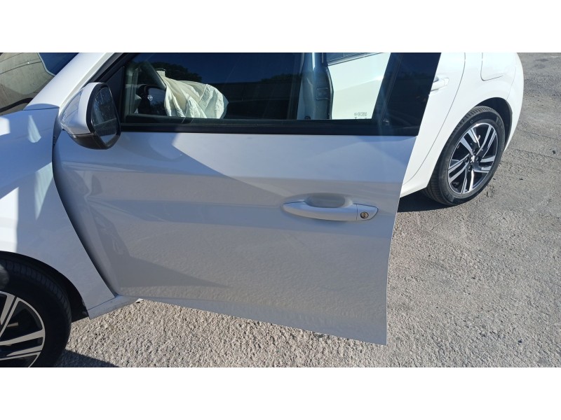 Recambio de puerta delantera izquierda para peugeot 208 ii (ub_, up_, uw_, uj_) 1.2 puretech 100 referencia OEM IAM   