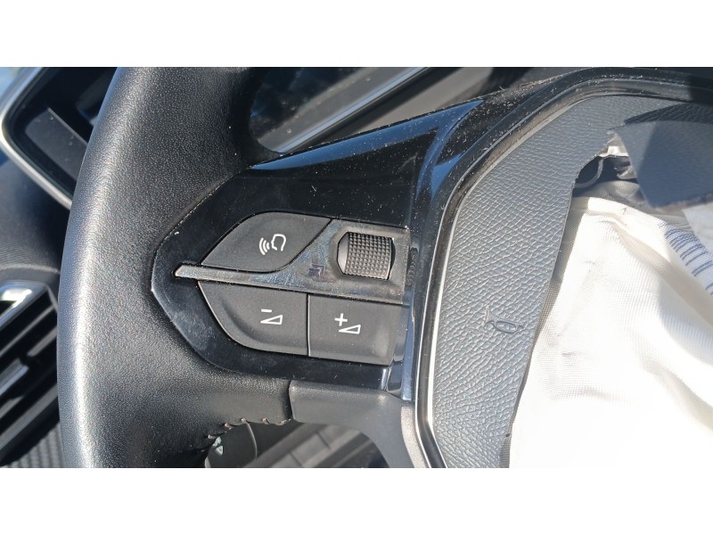 Recambio de volante para peugeot 208 ii (ub_, up_, uw_, uj_) 1.2 puretech 100 referencia OEM IAM   
