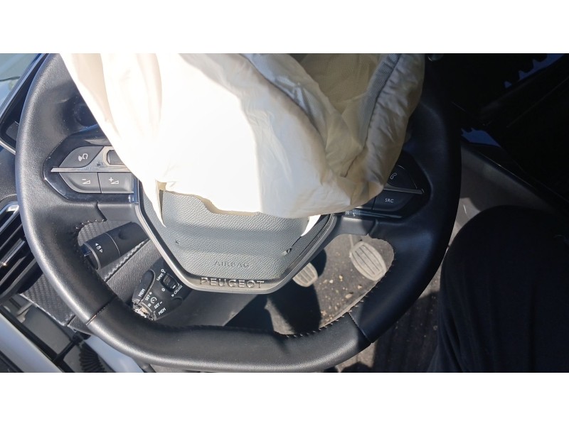 Recambio de volante para peugeot 208 ii (ub_, up_, uw_, uj_) 1.2 puretech 100 referencia OEM IAM   