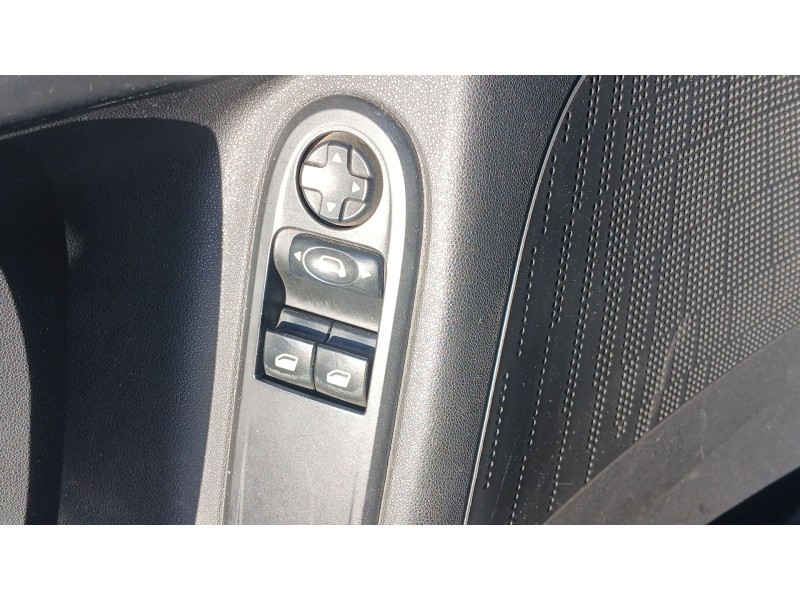 Recambio de mando elevalunas delantero izquierdo para citroën c3 ii (sc_) 1.4 hdi 70 (sc8hzc, sc8hr0, sc8hp4) referencia OEM IAM