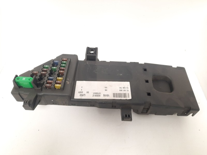 Recambio de caja reles / fusibles para opel vectra c berlina 2.2 16v dti cat (y 22 dtr / l50) referencia OEM IAM 13181984 131687