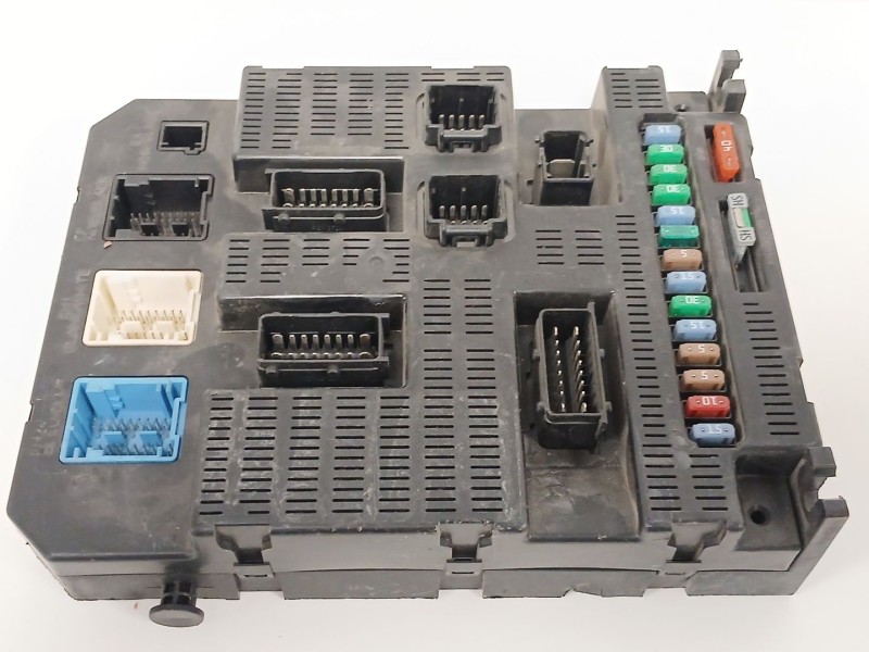 Recambio de caja reles / fusibles para citroën c2 1.4 hdi referencia OEM IAM 9664156780 BSI2004P1000 