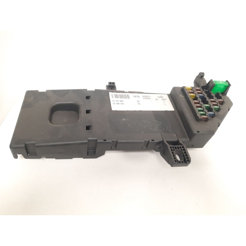 Recambio de caja reles / fusibles para opel vectra c berlina 2.2 16v dti cat (y 22 dtr / l50) referencia OEM IAM 13181984 131687