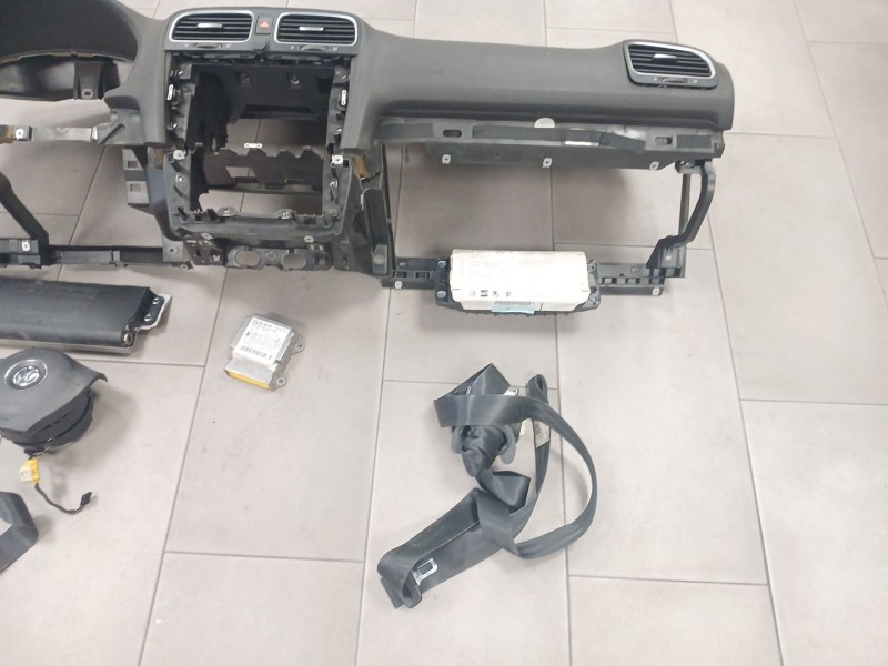 Recambio de kit airbag para volkswagen golf vi (5k1) 2.0 tdi referencia OEM IAM 5K0959655 1K0880204L 5K1880841A