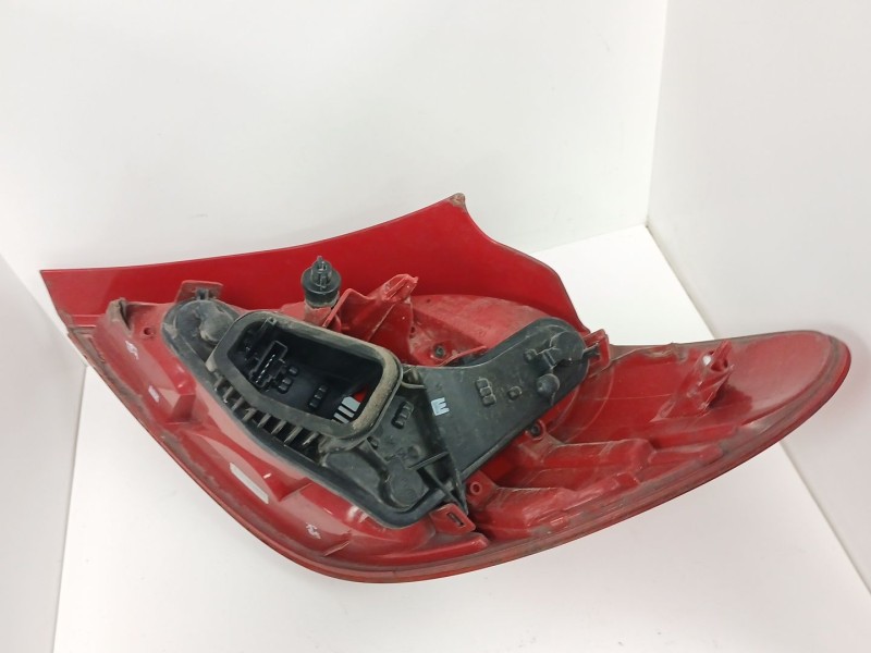 Recambio de piloto trasero izquierdo para peugeot 207/207+ (wa_, wc_) 1.4 16v referencia OEM IAM 9686566080  