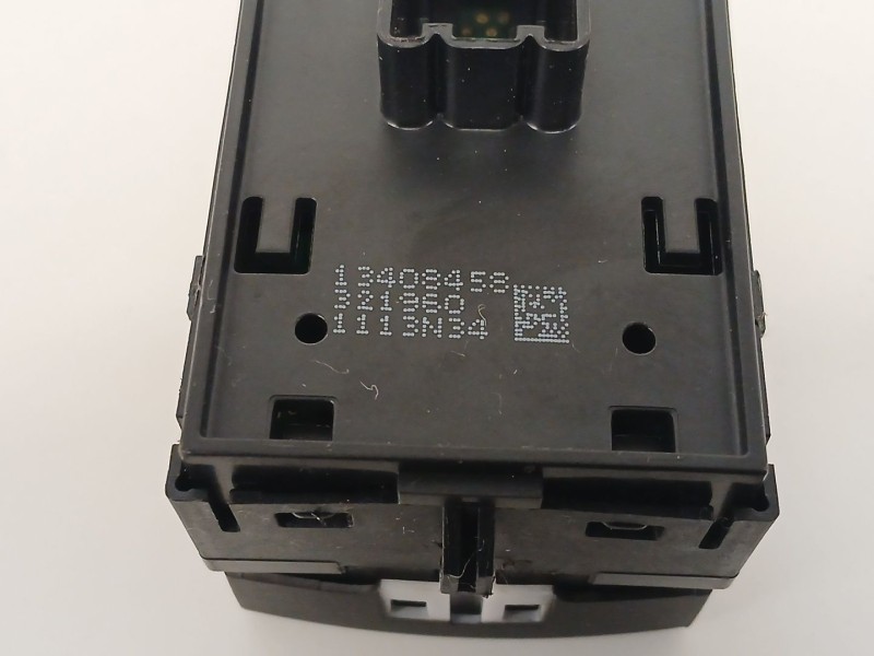 Recambio de mando elevalunas delantero izquierdo para opel astra k (b16) 1.2 turbo (68) referencia OEM IAM 13408458 321960 1113N