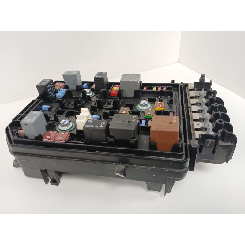 Recambio de caja reles / fusibles para opel astra k (b16) 1.2 turbo (68) referencia OEM IAM 39227408  