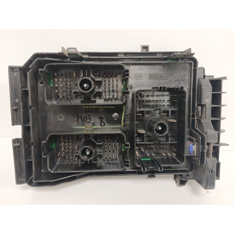 Recambio de caja reles / fusibles para opel astra k (b16) 1.2 turbo (68) referencia OEM IAM 39227408  